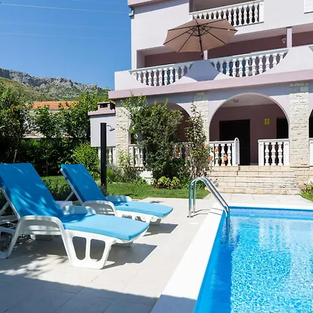 Holiday home Calmation